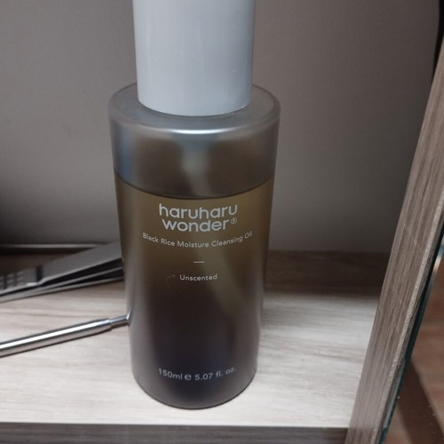 Haruharu Wonder facial cleanser like new