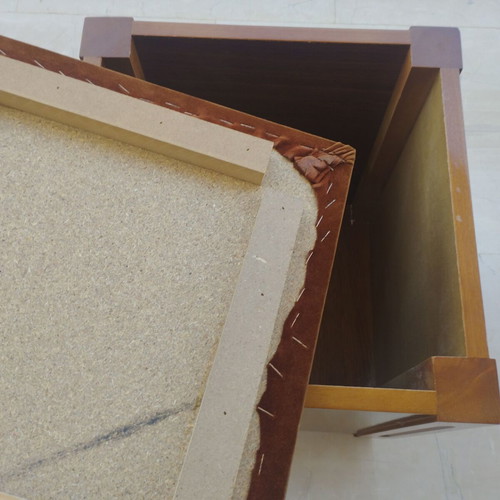 Stool with storage space like new 34×34×50 cm