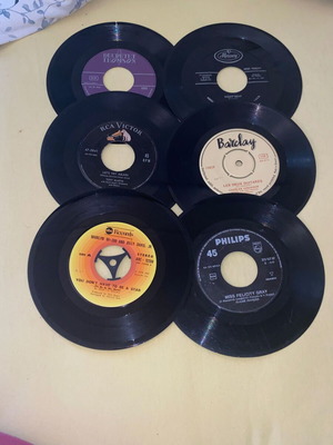 Πακέτο 6 ξένα δισκάκια 45 στροφών μεταχειρισμένα