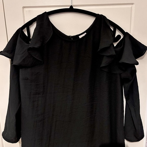 Gina Tricot off shoulder black blouse size 36