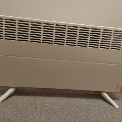 Atlantic 2500watt space heater like new with floor stand