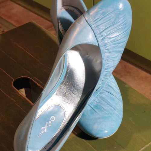 Blue pumps like new, size 39, 8 cm heel