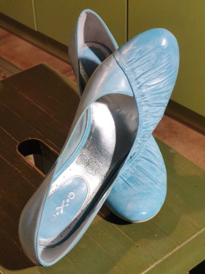 Blue pumps like new, size 39, 8 cm heel