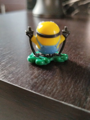Minion figure like new