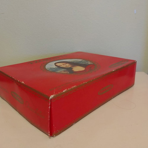 Joconda collectible box like new