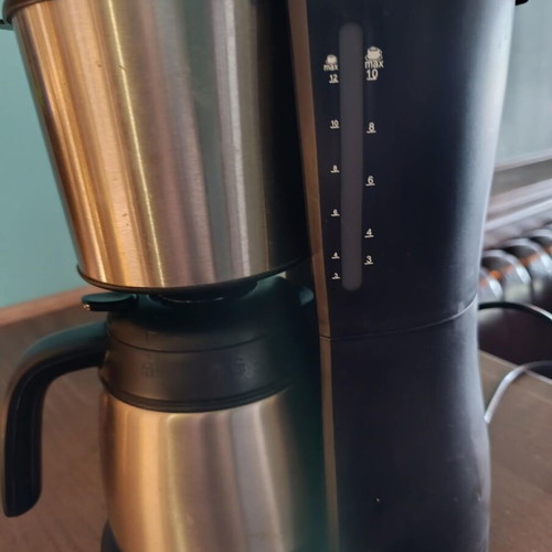 Filter coffee maker with stainless steel thermal carafe