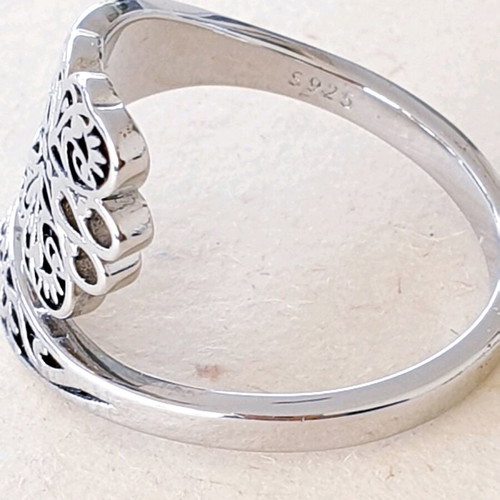 Silver 925 ring carved with butterfly design, like new, adjustable