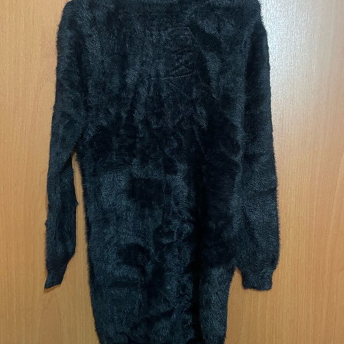 Fuzzy black pullover new, One Size