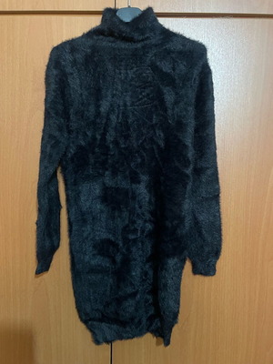 Fuzzy black pullover new, One Size