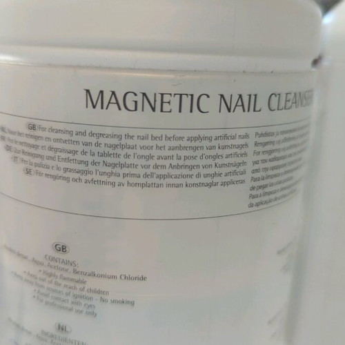 Magnetic nail cleanser used, 2 bottles of 1000ml each