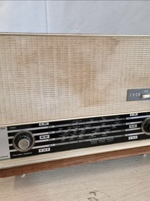 Vintage EKCO radio model U428 used with LW, MW and VHF