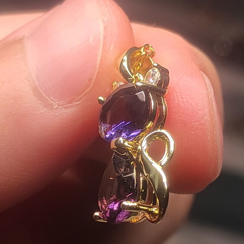 Women's necklace with purple stones