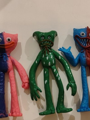 Huggy Wuggy collectibles like new, set of 5 figures