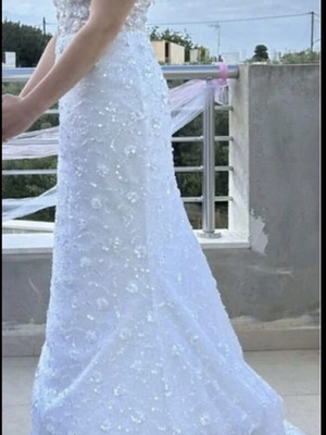 Wedding dress size M, white, like new