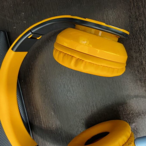 Children's wired headphones used with colorful design