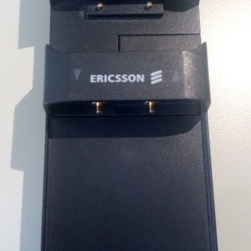 Sony Ericsson GF197 used with antenna and charging base