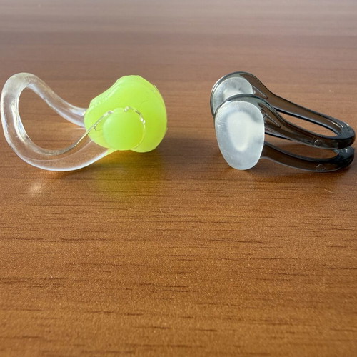 Set of 2 colorful swimming nose clips with case and plastic bag