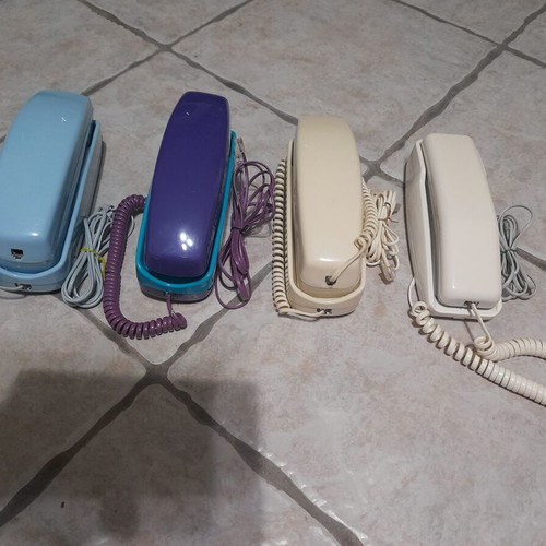 Wired home phones set of 4 like new, wall or desk mount
