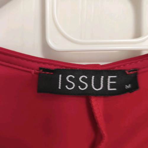 Red dress with belt like new Issue Fashion