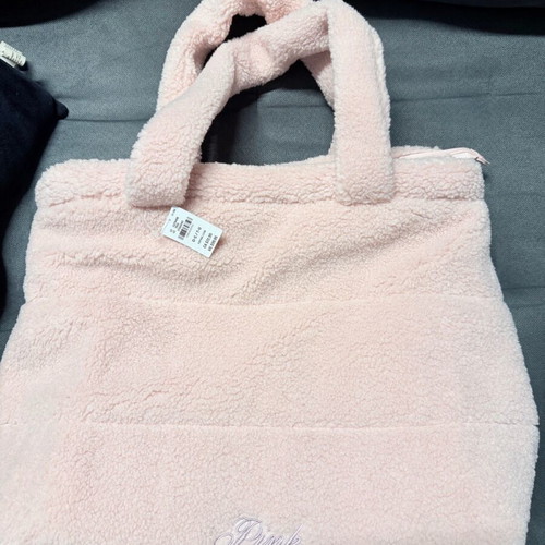 Pink by Victoria Secret shoulder bag new, pink sherpa