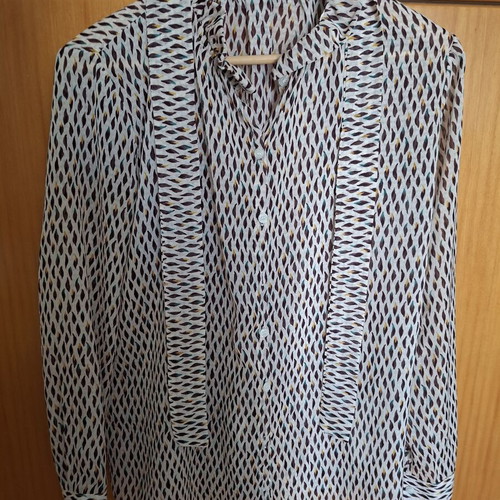 Dixie shirt small size beige like new, 100% polyester