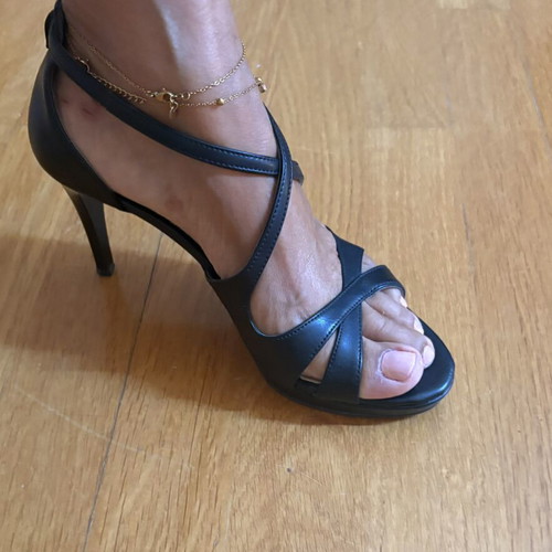 Black sandals size 38 new with 8cm heel and side strap