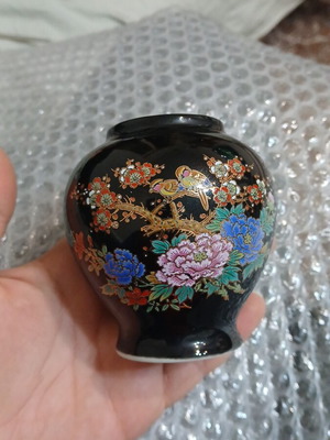 Vintage mini Asian vase porcelain like new