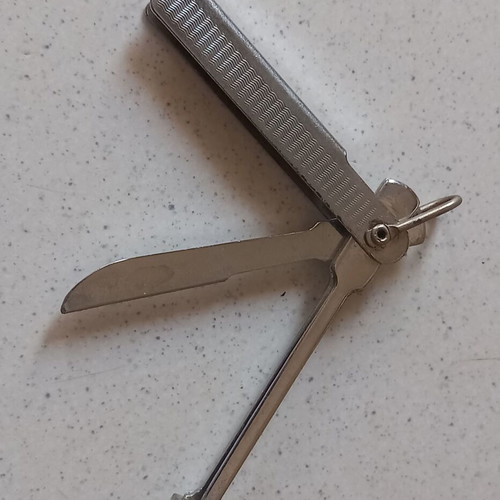 Pipe tool like new, length 7.5 cm