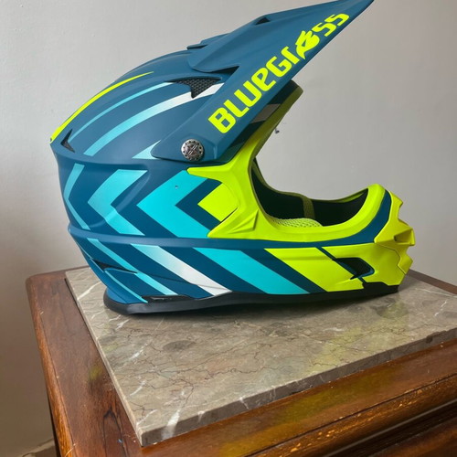 Bluegrass helmet size L like new