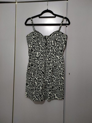 Mini dress black and white with straps like new, size M