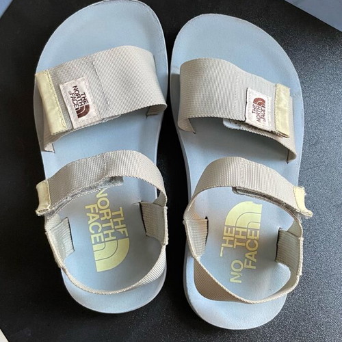 The North Face Skeena Sandal used, blue turquoise, adjustable velcro