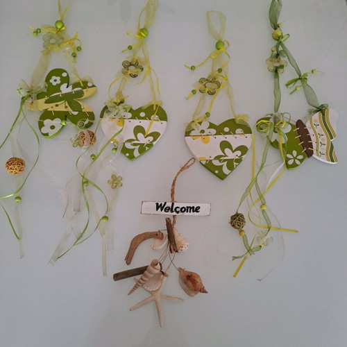 Wooden hanging decoration set used, 5 pieces with butterfly, flower, hearts, seashells