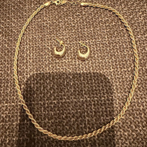 Gregio elegant gold-plated jewelry set like new