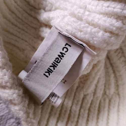 Scarves gloves and beanie used, LC Waikiki one size