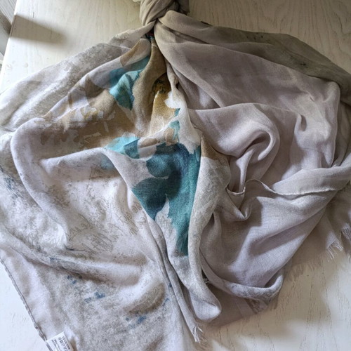 Cotton and viscoz scarves like new, multicolored