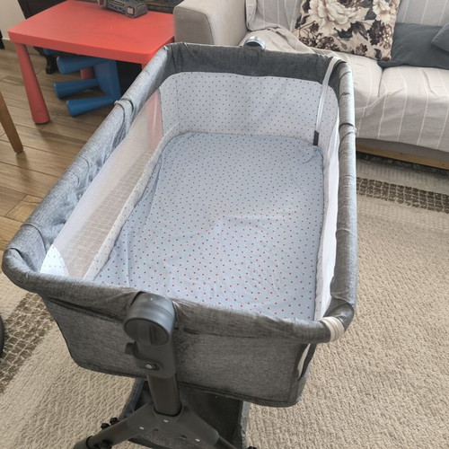 Baby Cot like new with mattress, wheels, shelf, and mosquito net
