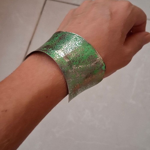 Handmade cuff bracelet silver and green like new
