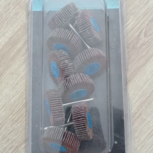 Grinding wheels set of 9, like new