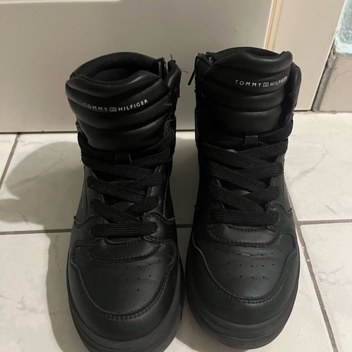Tommy Hilfiger boots size 34 like new, black with white and red