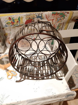 Metal drink holder stand new