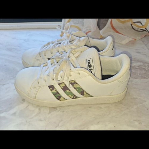 Adidas sneakers unisex like new, size 36, white multicolor