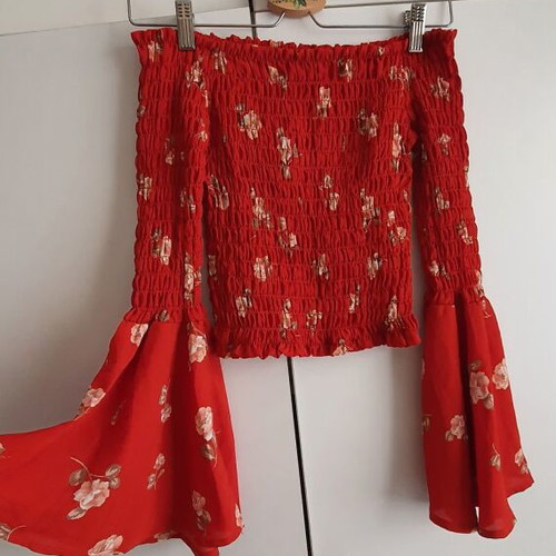Blouse with flowers new, size S, multicolored
