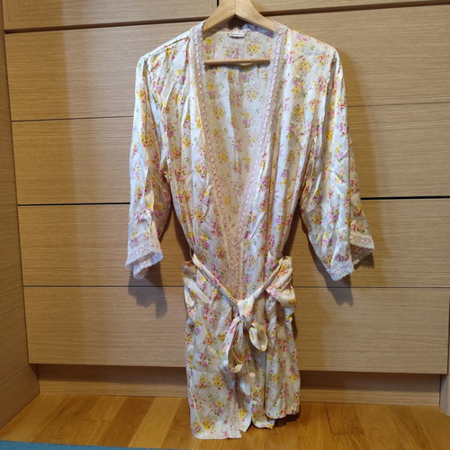 Yamamay Printed Kimono like new, with pockets and lace, size L