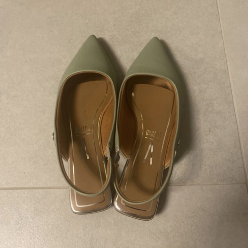 Vizzano leather flats new, with anti-slip sole, mint color