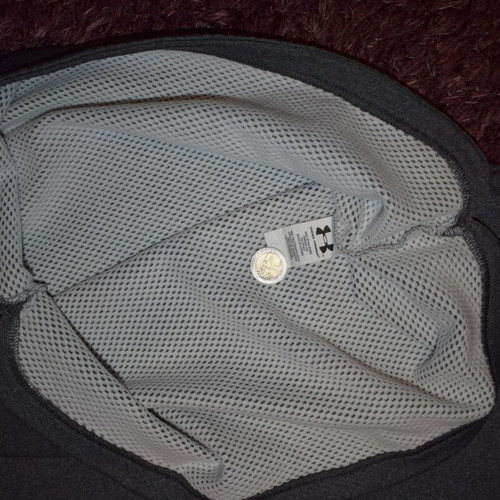 Under Armour ColdGear size M like new, gray