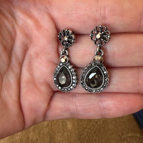 Black earrings used with semi-precious stones