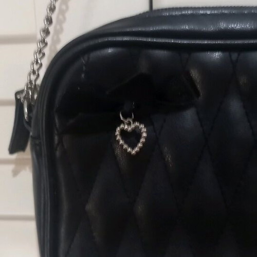 Mad hat evening handbag like new, black quilted synthetic