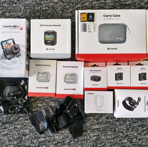 Insta360 Ace Pro Action Camera & GPS Remote & Πολλά Accessories