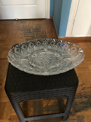 Glass nut bowl like new