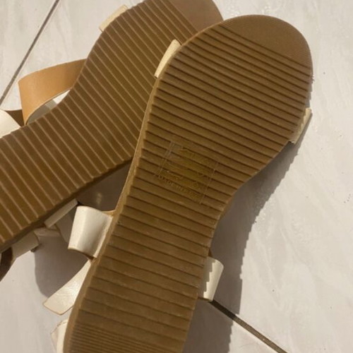 Flat white sandals, size 39